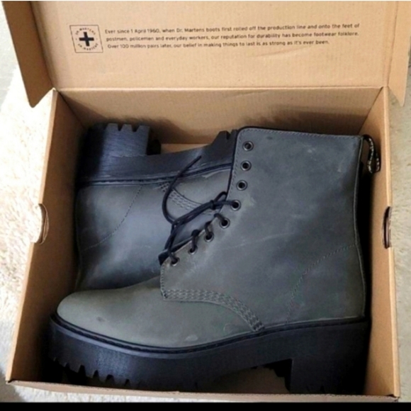 Dr. Martens Shriver HI Boots - Picture 12 of 12